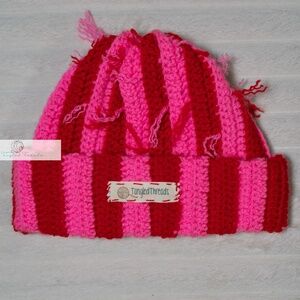 Valentine Beanie "LOVE ME"